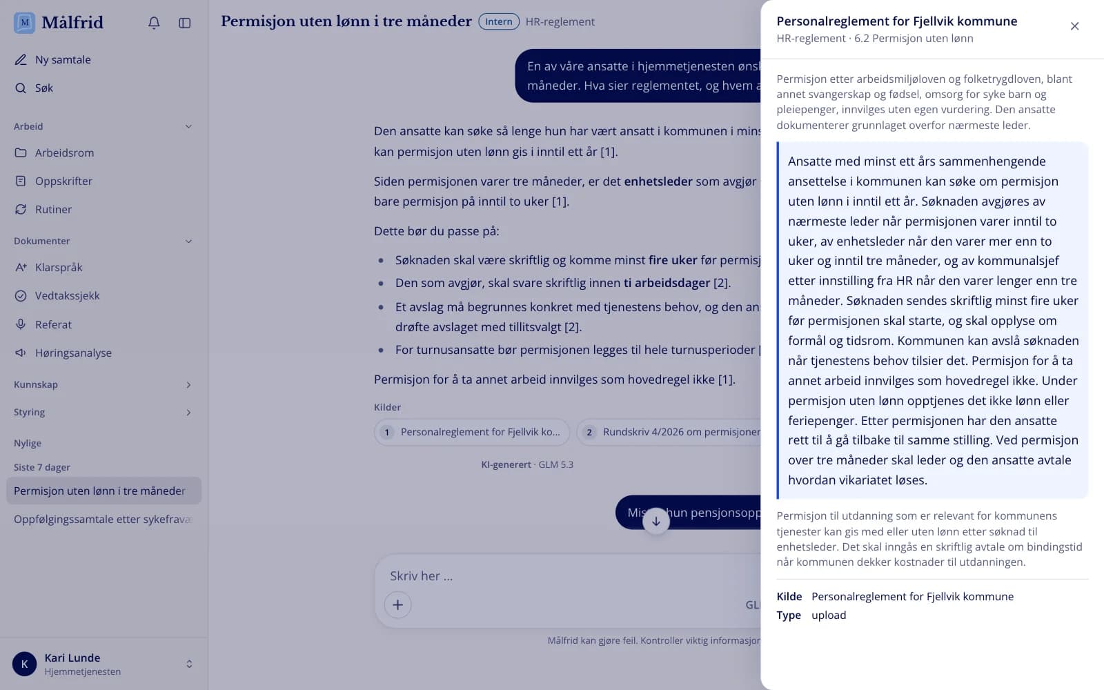 Skjermbilde fra Målfrid: en samtale om permisjon uten lønn med nummererte kilder, og forhåndsvisning av kilden i et felt til høyre.